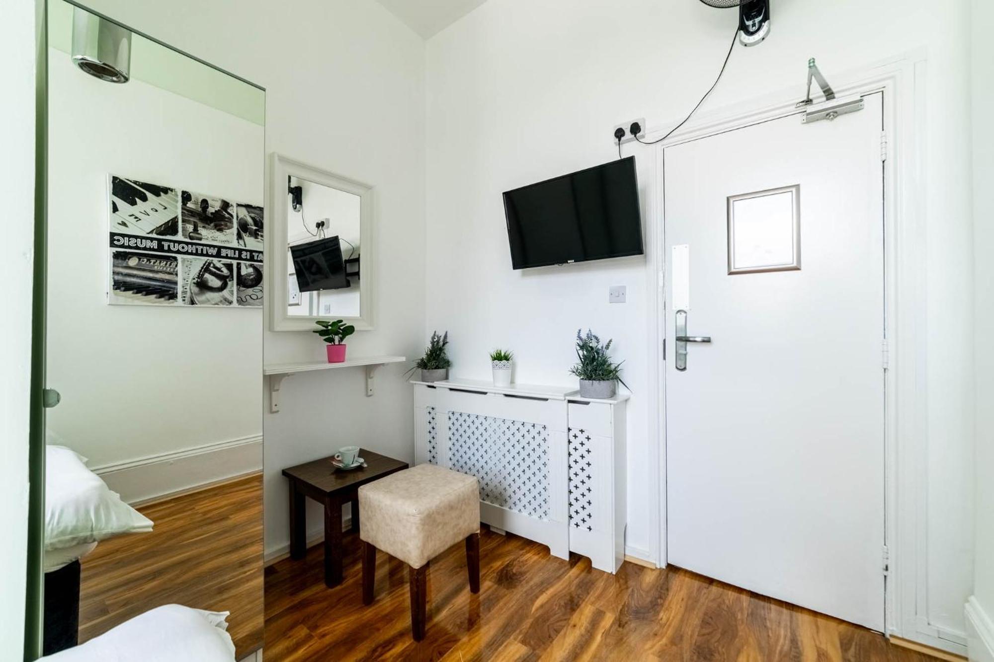 Book A Bed Hostels London Room photo